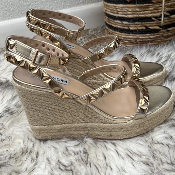 Steve Madden Women's Session Wedge Sandal, Tan - Picture 4 of 14